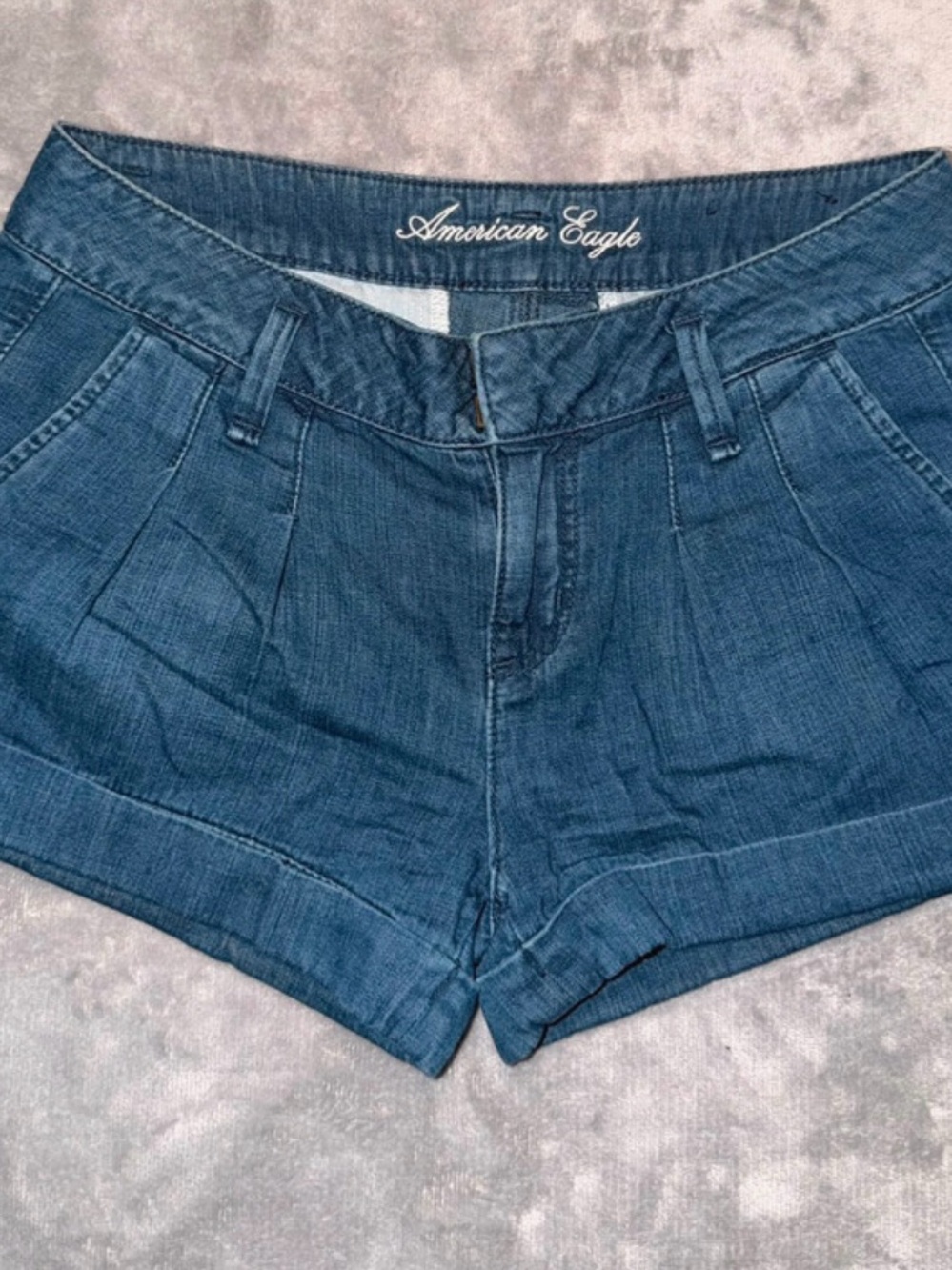 American Eagle Outfitters Indigo Pleated Denim Shorts size 0